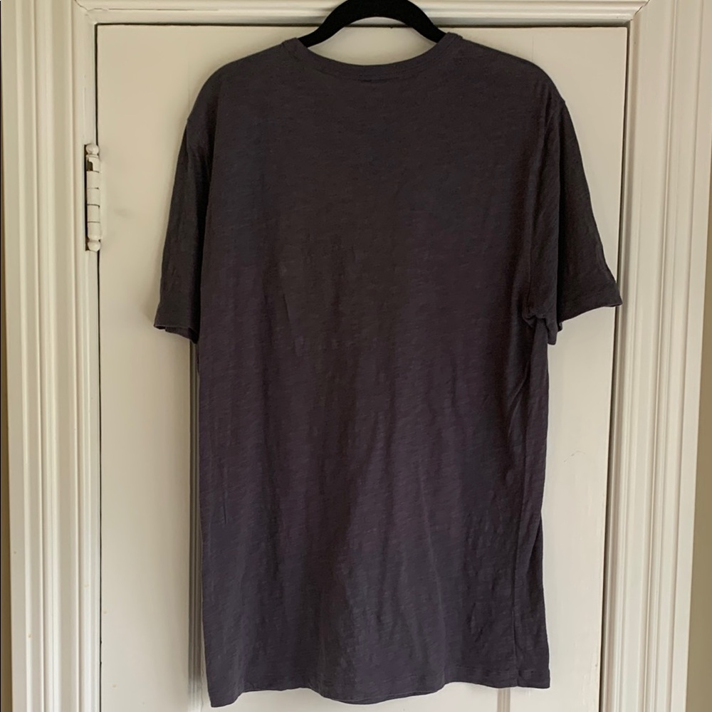 Vuori Men's Gray T-Shirt, Size M - Picture 4 of 4